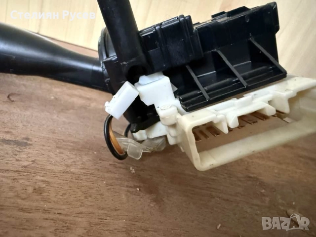 toyota yaris ключ за светлини фарове и мигачи цена 25 лв или  12,78 евро колата е 2002г пъпките са п, снимка 2 - Части - 51764936