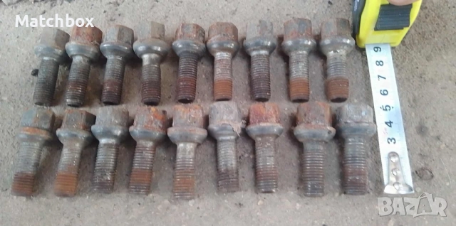 Болтове за Мерцедес 124, снимка 2 - Части - 41487996