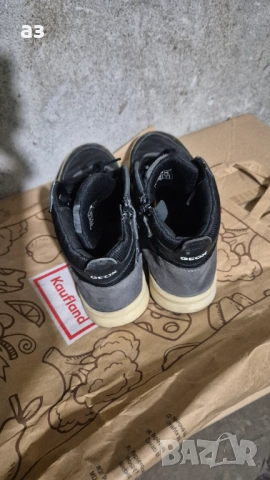 Обувки / Сникъерси GEOXJ PERTH B.B - номер 39, снимка 3 - Детски маратонки - 53757920