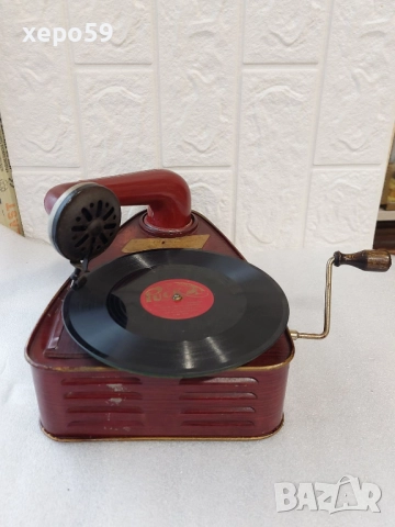 Рядък миниатюрен грамофон начало на 20 век, снимка 3 - Антикварни и старинни предмети - 52681392