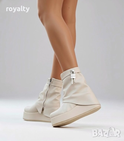 Боти на платформа - бежова кожа