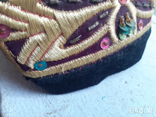 Стара шапка тюбетейка 19 век кадифе сърма пайети, снимка 4 - Антикварни и старинни предмети - 53366723