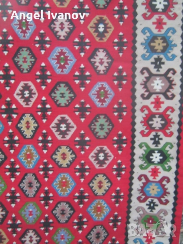 Чипровски килим, снимка 2 - Антикварни и старинни предмети - 52632299