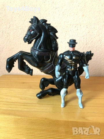 Екшън фигура на Зоро и неговият кон 