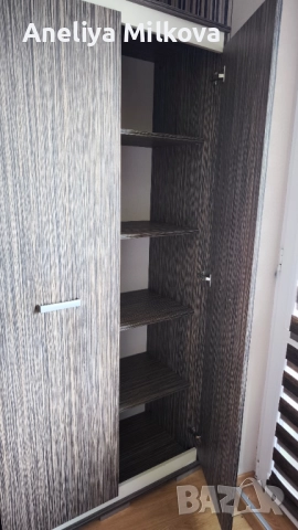 Трикрилен гардероб + скрин, като НОВИ, снимка 8 - Гардероби - 51972991