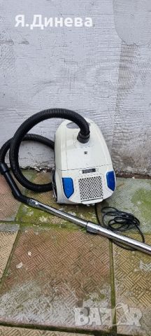 Прахосмукачка Koenic 700w, снимка 2 - Прахосмукачки - 45925612