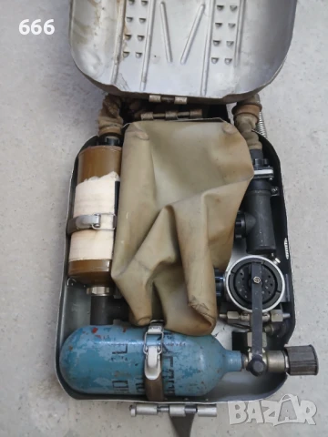 Руски дихателен апарат KIP-8, снимка 2 - Антикварни и старинни предмети - 50773555