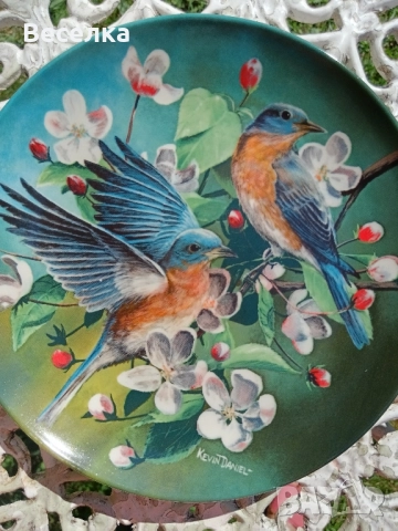 Декоративна чиния с рисунка на сини птици и цъфнало дърво , снимка 3 - Антикварни и старинни предмети - 52424901