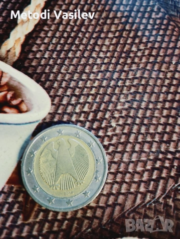 Увредена монета от 50 цента продавам я за 5000.евро  ако имате интерес звъннете тел .за контакти 088, снимка 2 - Нумизматика и бонистика - 53597745