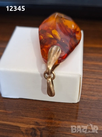 Стар сребърен медальон/висулка с кехлибар , снимка 5 - Колиета, медальони, синджири - 54111931