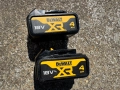 Dewalt батерии по 4 ампера, снимка 1