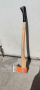 Стара брадва с дълга дръжка#4, снимка 1 - Антикварни и старинни предмети - 45003869
