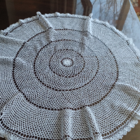 2 кръгли покривки за маса плетени на една кука, снимка 2 - Покривки за маси - 45026446