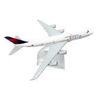 Бойнг 747 самолет модел макет метален лайнер Delta Делта, снимка 4 - Колекции - 45326428