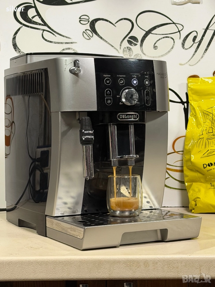Кафемашина кафе автомат delonghi magnifica smart с гаранция, снимка 1