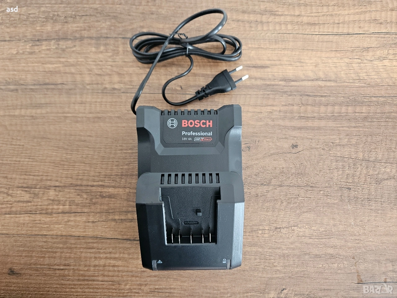 BOSCH Ново Зарядно устройство , снимка 1