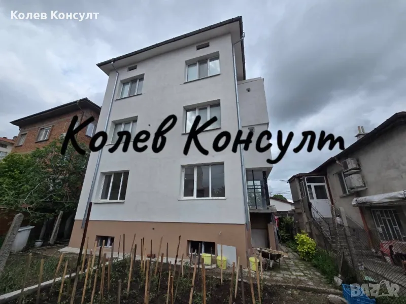 Продавам втори и трети етаж от къща близнак в град Хасково,квартал Хисаря , снимка 1