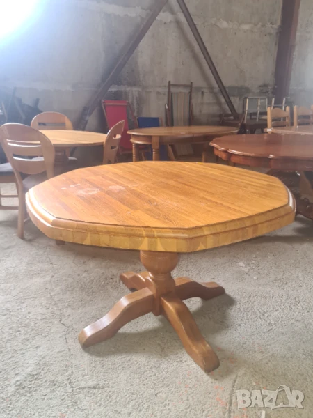 масивна осмоъгълна маса внос от Европа, снимка 1