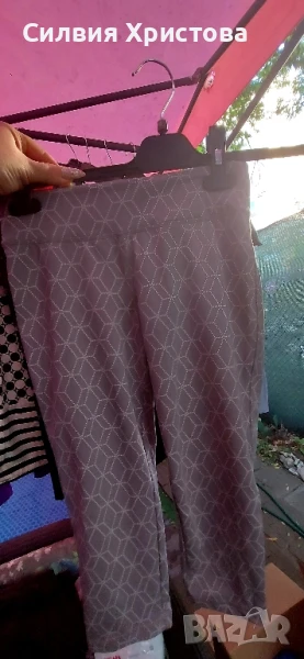 Продавам дамски спортен клин номер Xs, снимка 1