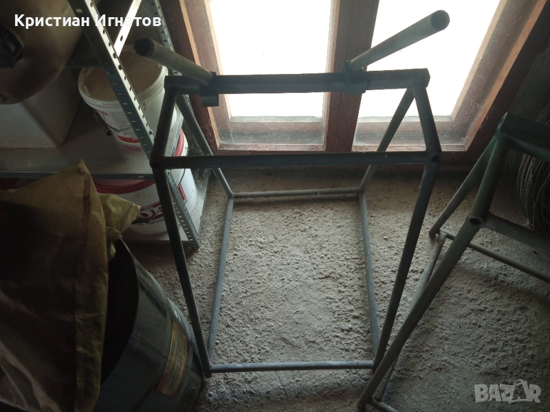 Стойки за боядисване на различни неща и елементи, снимка 1