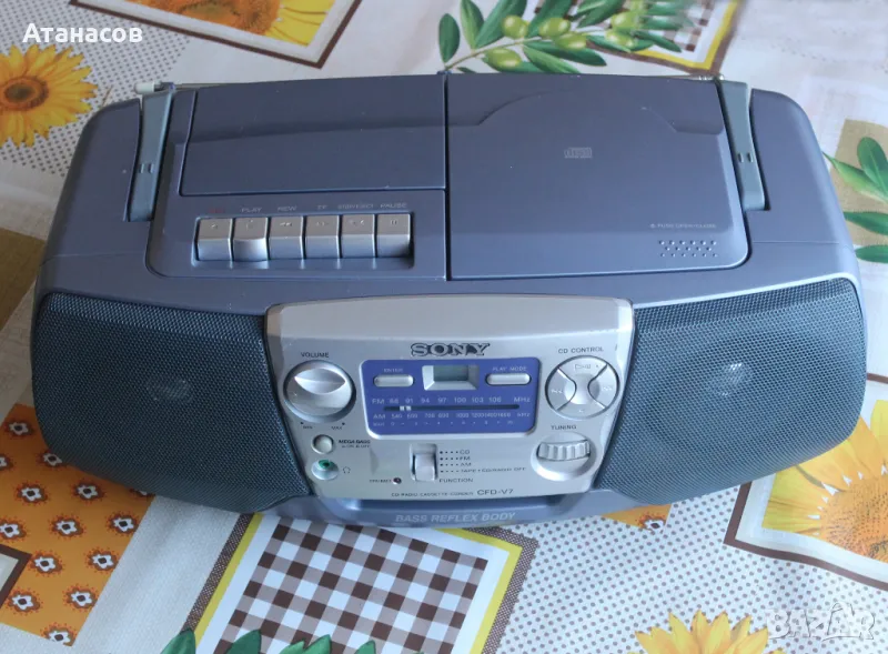 Sony CFD-V7 Radio/Cassette/CD, снимка 1