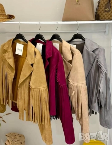  Късо велурено яке с ефектни ресни  