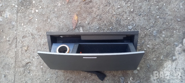 Пепелник за Peugeot 407, снимка 2 - Части - 52677591