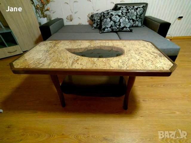 Ъглов, разтегателен диван, цвят сив, цена 150 евро, холна маса цена 50 евро , снимка 2 - Дивани и мека мебел - 53725030