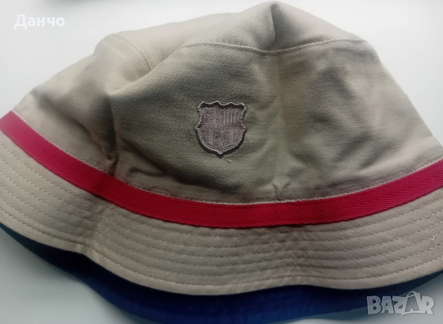 двулицева шапка на Барселона , снимка 2 - Шапки - 51972945