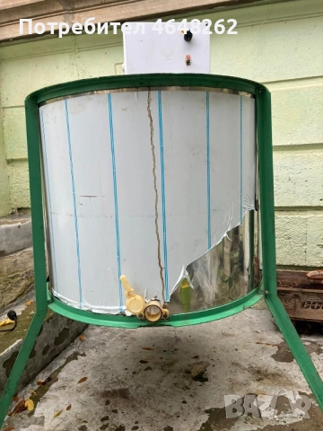 Центрофуга за пчелен мед  / 24 рамкова