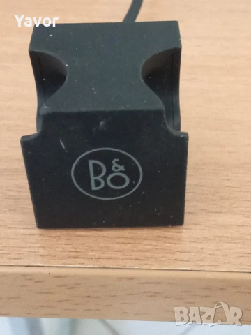 Bang& Olufsen charge cube - оригинална станция за слушалки
