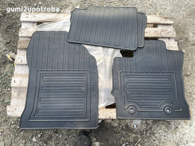 Гумени Стелки Toyota Auris PZ49L-E0353-Rj Оригинал