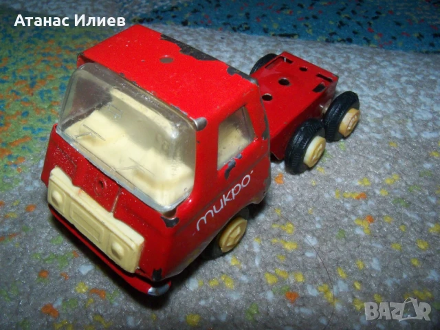 Червено ламаринено камионче играчка Микро, снимка 2 - Коли, камиони, мотори, писти - 50508942