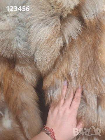 Естествен косъм с качулка и закопчаване