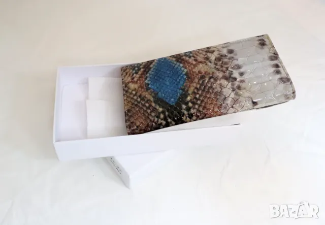 Красиво дамско портмоне Blue Snake, естествена кожа, снимка 4 - Портфейли, портмонета - 36055817