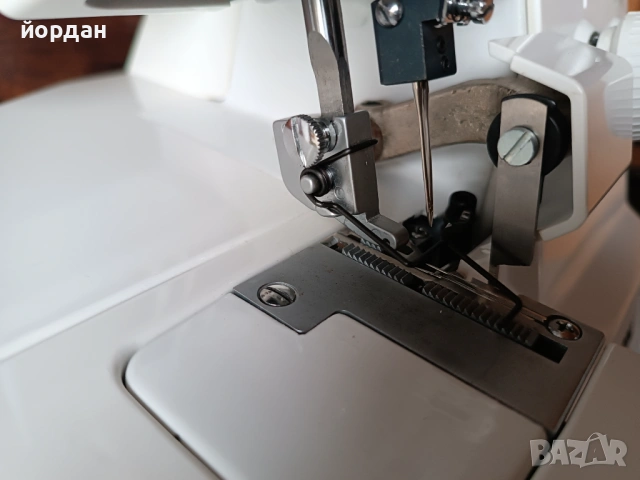 Оверлог Medion, снимка 4 - Шевни машини - 54073664