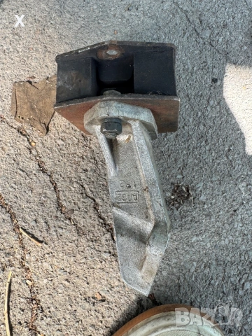 ТАМПОН ДВИГАТЕЛ МОСКВИЧ СЪС ЛЯВА СКОБА 2141-1001020 НОВ ОРИГИНАЛЕН