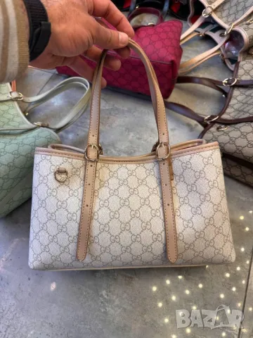 чанти GUCCİ GG EMBLEM SMALL TOTE BAG
↔️ 30 cm 🌹
↕️ 18см
, снимка 9 - Чанти - 50347173
