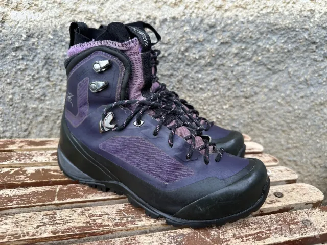 Дамски туристически обувки Arc’teryx Bora Mid GTX, Размер 38, снимка 2 - Дамски боти - 47128533