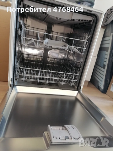 Нова съдомиялна Bosch, но явно с фабричен дефект! , снимка 3 - Съдомиялни - 53915962