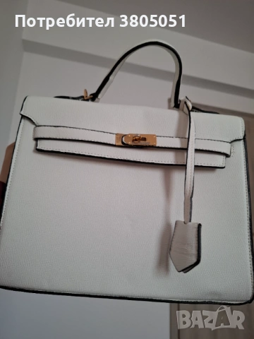 Дамска чанта в бял цвят