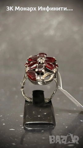 Сребърен пръстен/Липсва един камък,и е скъсан