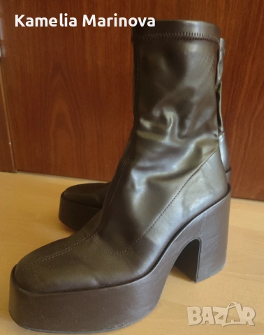 Дамски боти с ток 