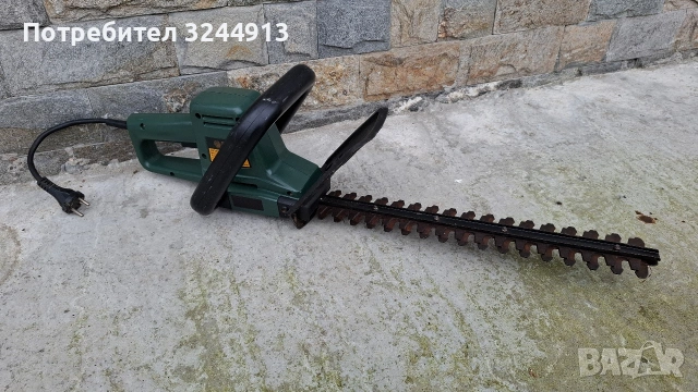 Английски електрически храсторез Black Decker, снимка 2 - Градинска техника - 53219857
