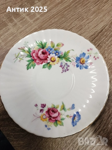 Чаена чаша с чинийка Royal Windsor Fine Bone China England, снимка 2 - Антикварни и старинни предмети - 52061137