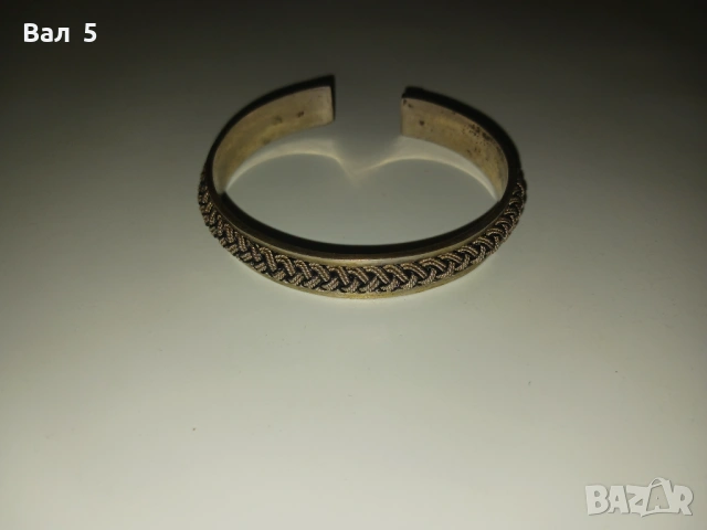 Стара красива посребрена гривна