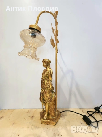 Декоративна настолна лампа с женска фигура, снимка 4 - Настолни лампи - 53108330