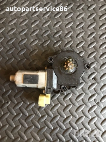 Мотор за стъкло на задна лява врата за KIA Opirus  3.5 (2006), снимка 2 - Части - 53275033