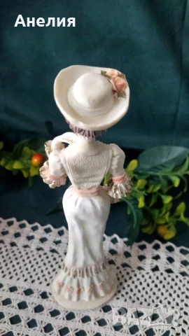 Фигура на дама с маркировка , снимка 3 - Статуетки - 51012116