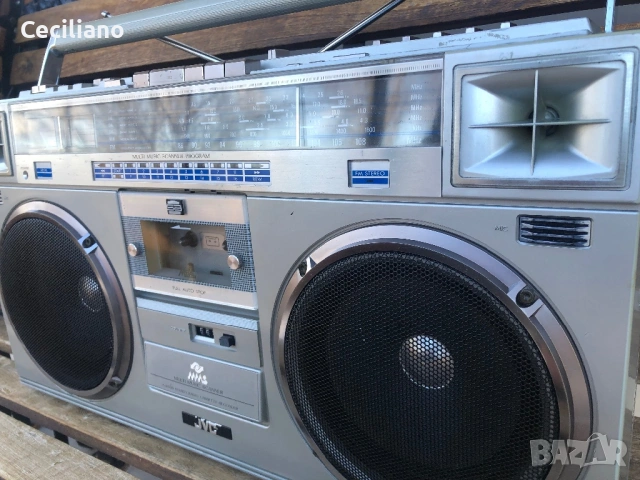 Радиокасетофон JVC RC M70, снимка 2 - Радиокасетофони, транзистори - 53446394